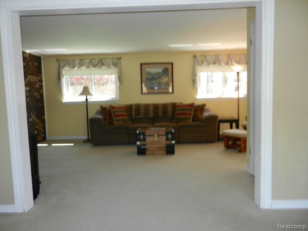 6442 Raintree Drive Canton, MI 48187 - Photo 8 of 17 DSCN1189.jpg