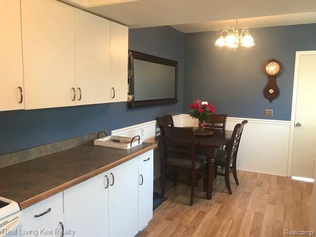 2962 Hartline Drive Rochester, MI 48309 - Photo 6 of 24 IMG_3832.jpg