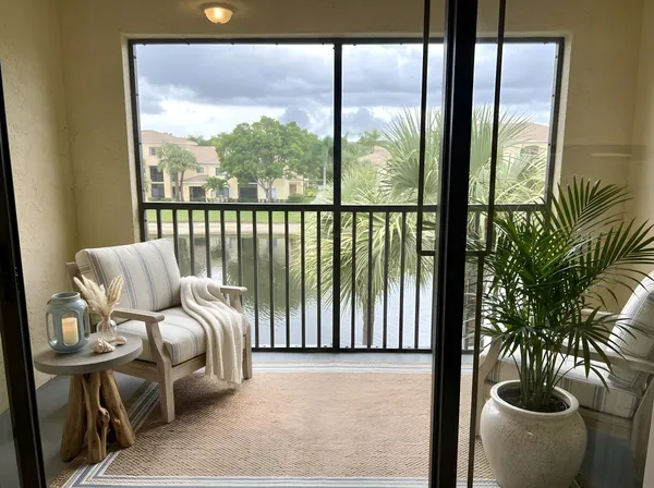 $2,700 | 2725 Anzio Court, Unit 304, Palm Beach Gardens, FL 33410
