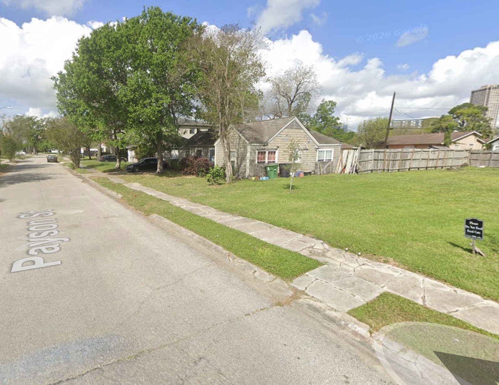 2939 Payson Street Houston, TX 77021 - Photo 4 of 7 a view of a playground with basketball court