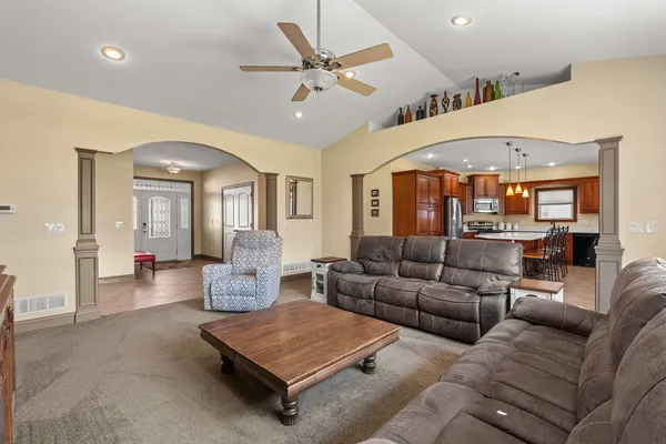 $619,000 | 1524 Silver Valley Drive, De Witt, IA 52742