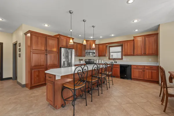 $619,000 | 1524 Silver Valley Drive, De Witt, IA 52742