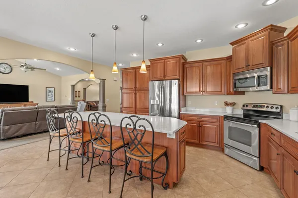 $619,000 | 1524 Silver Valley Drive, De Witt, IA 52742