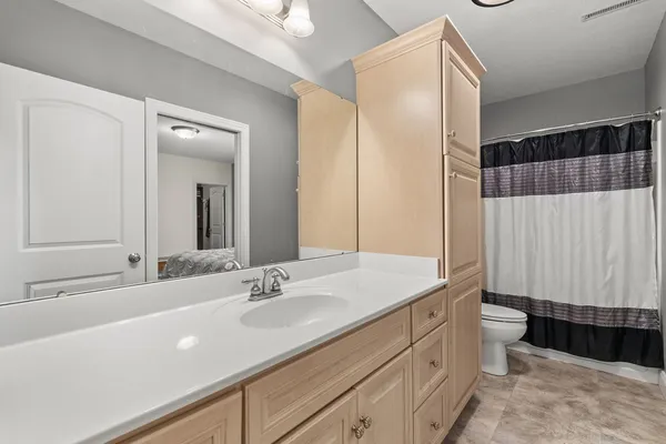 $619,000 | 1524 Silver Valley Drive, De Witt, IA 52742
