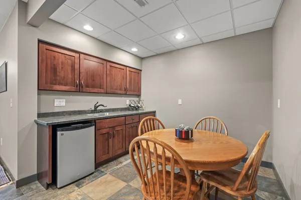 $619,000 | 1524 Silver Valley Drive, De Witt, IA 52742