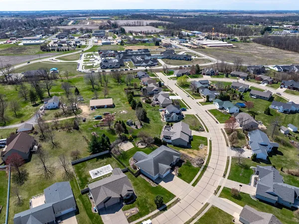 $619,000 | 1524 Silver Valley Drive, De Witt, IA 52742