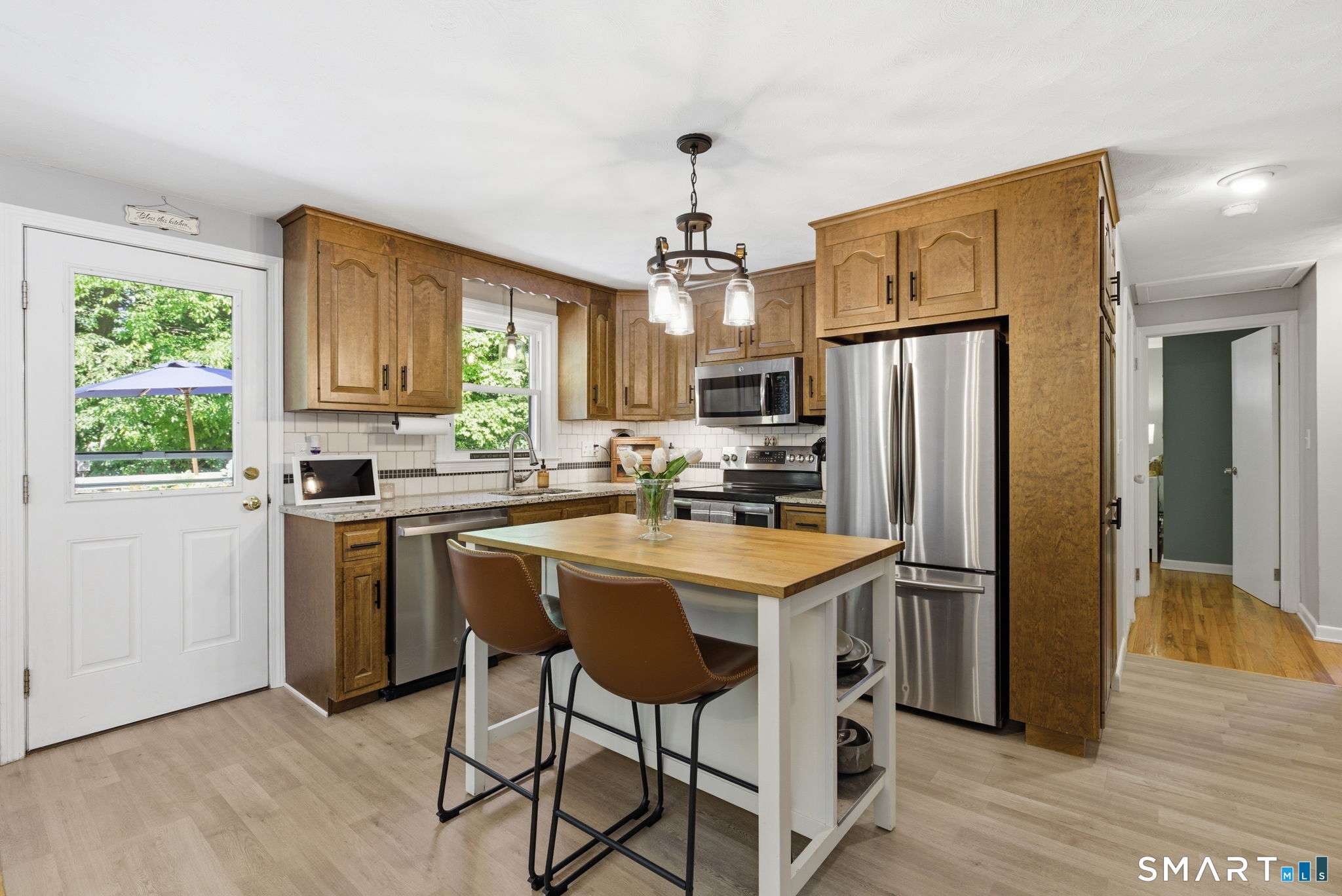 99 Westlook Road Wethersfield, CT 06109 - Photo 9 of 39