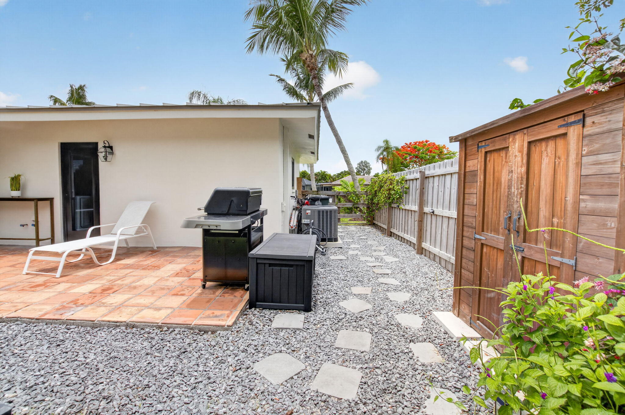 450 Southwest 12th Terrace Boca Raton, FL 33486 - Photo 34 of 55 Side Yard