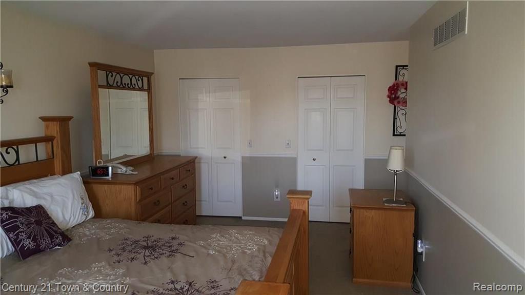76 Foxboro Drive Rochester Hills, MI 48309 - Photo 16 of 24