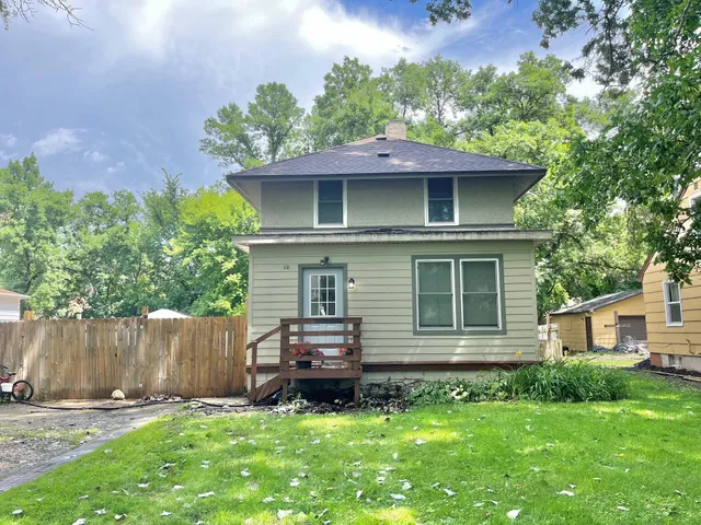 $180,000 | 611 16th Street Southwest, Willmar, MN 56201