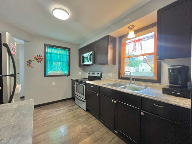 $180,000 | 611 16th Street Southwest, Willmar, MN 56201