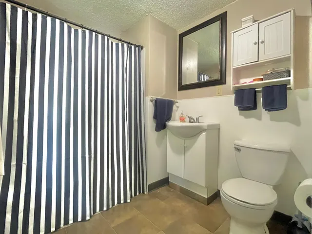 $180,000 | 611 16th Street Southwest, Willmar, MN 56201