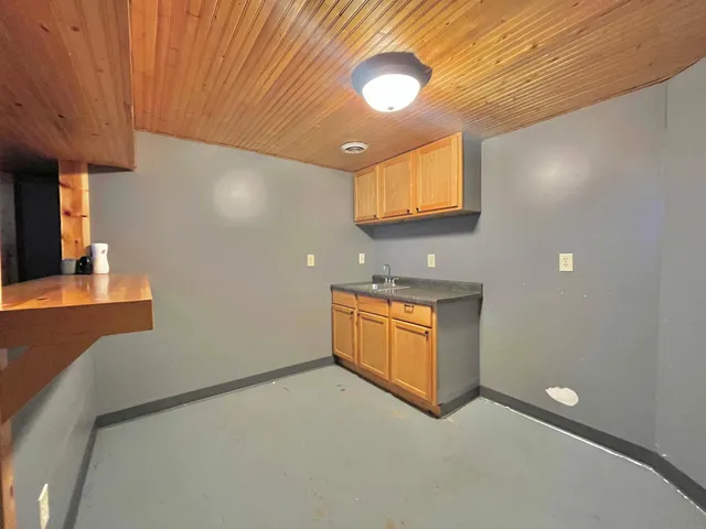 $180,000 | 611 16th Street Southwest, Willmar, MN 56201