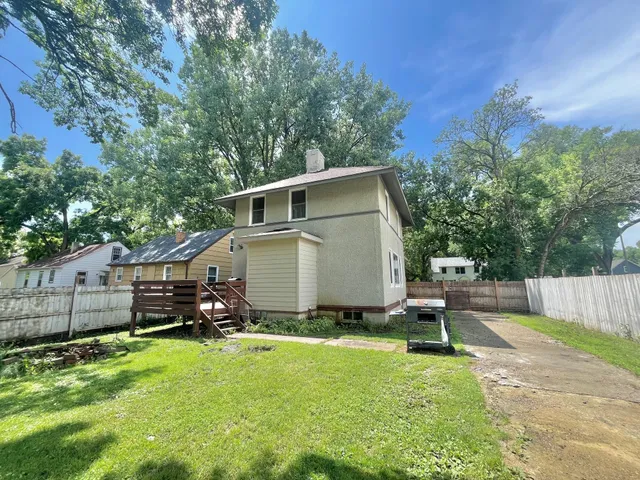 $180,000 | 611 16th Street Southwest, Willmar, MN 56201