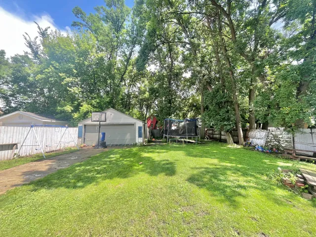 $180,000 | 611 16th Street Southwest, Willmar, MN 56201