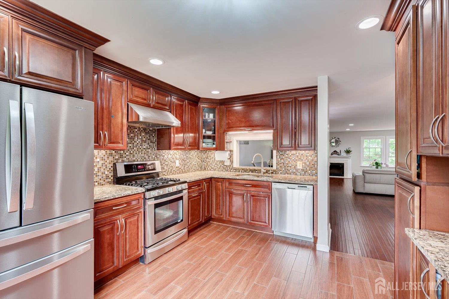 4506 Stonehedge Road Edison, NJ 08820 - Photo 22 of 51
