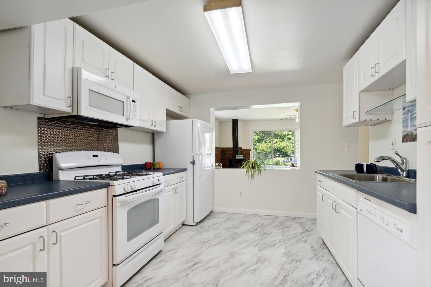 4305 Ferrara Drive Silver Spring, MD 20906 - Photo 6 of 27 Kitchen