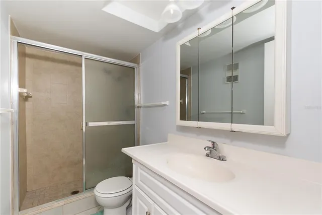 $2,000 | 255 Dolphin Point, Unit 414, Clearwater Beach, FL 33767