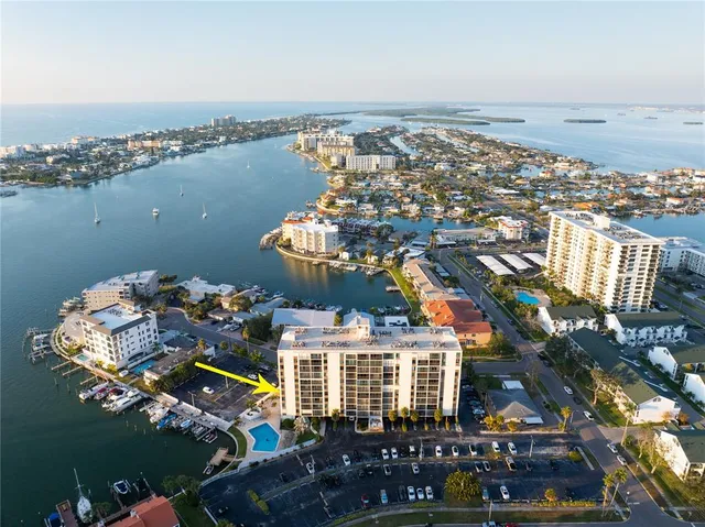 $2,000 | 255 Dolphin Point, Unit 414, Clearwater Beach, FL 33767