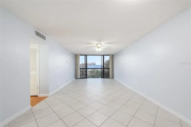 $2,000 | 255 Dolphin Point, Unit 414, Clearwater Beach, FL 33767