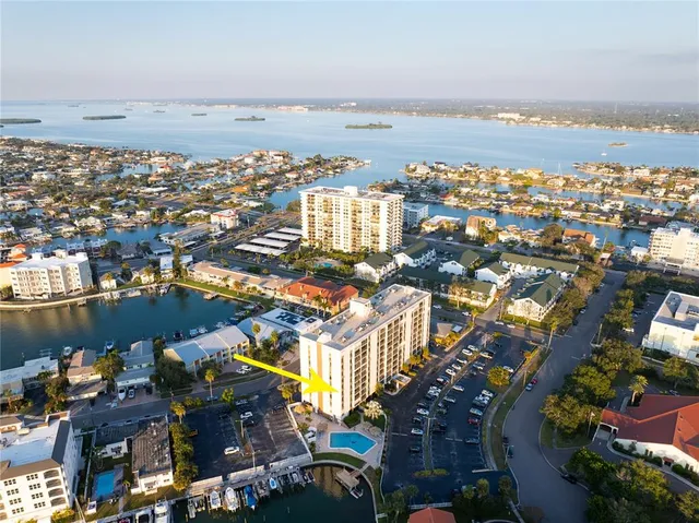 $2,000 | 255 Dolphin Point, Unit 414, Clearwater Beach, FL 33767
