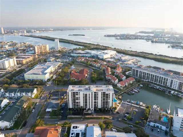 $2,000 | 255 Dolphin Point, Unit 414, Clearwater Beach, FL 33767