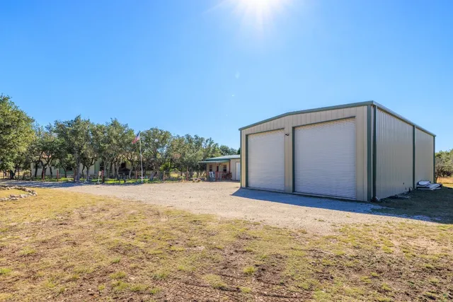 $537,000 | 259 Burr Oak Trail, Harper, TX 78631