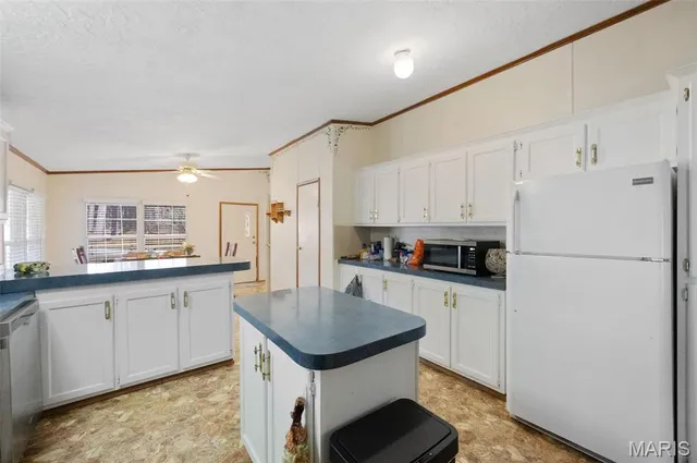 $199,900 | 10311 Wayne Drive, Potosi, MO 63664