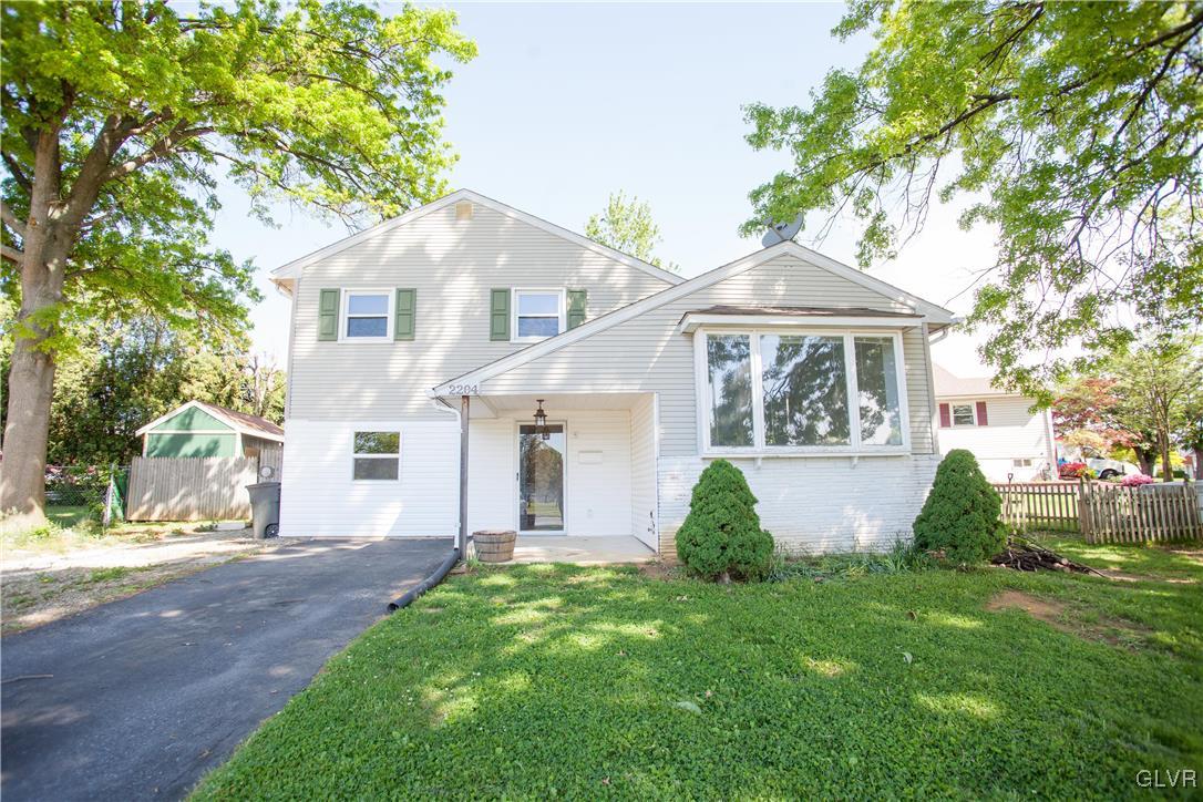 Welcome to 2204 Abington!