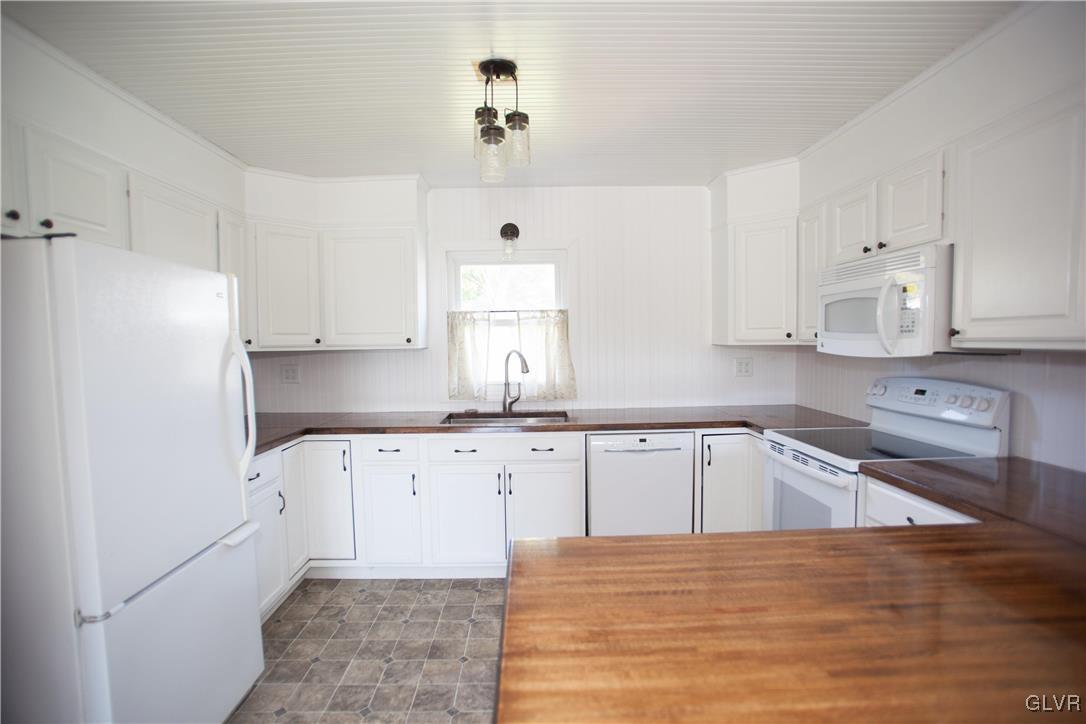 2204 Abington Road Bethlehem, PA 18018 - Photo 13 of 24 Gallery Image 13