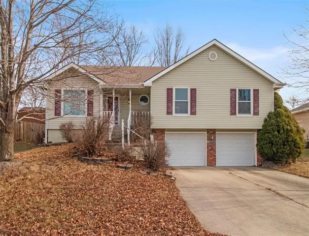 $285,000 | 6913 T Gabbert Drive, Pleasant Valley, MO 64068