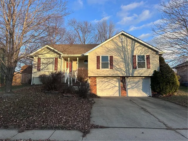 $285,000 | 6913 T Gabbert Drive, Pleasant Valley, MO 64068