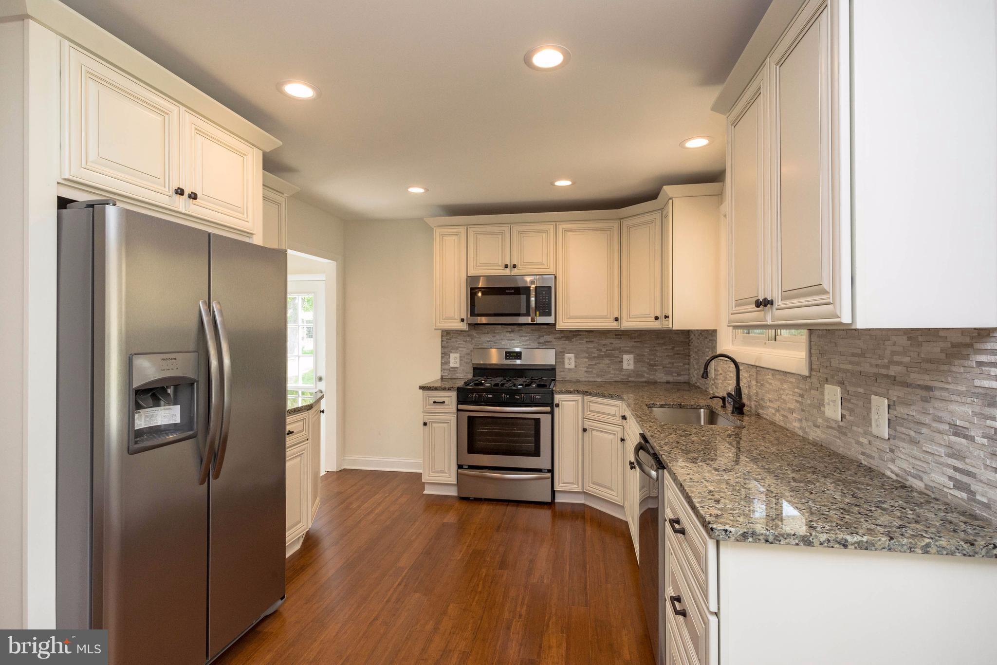 4721 Mawani Road Baltimore, MD 21206 - Photo 5 of 26 Kitchen