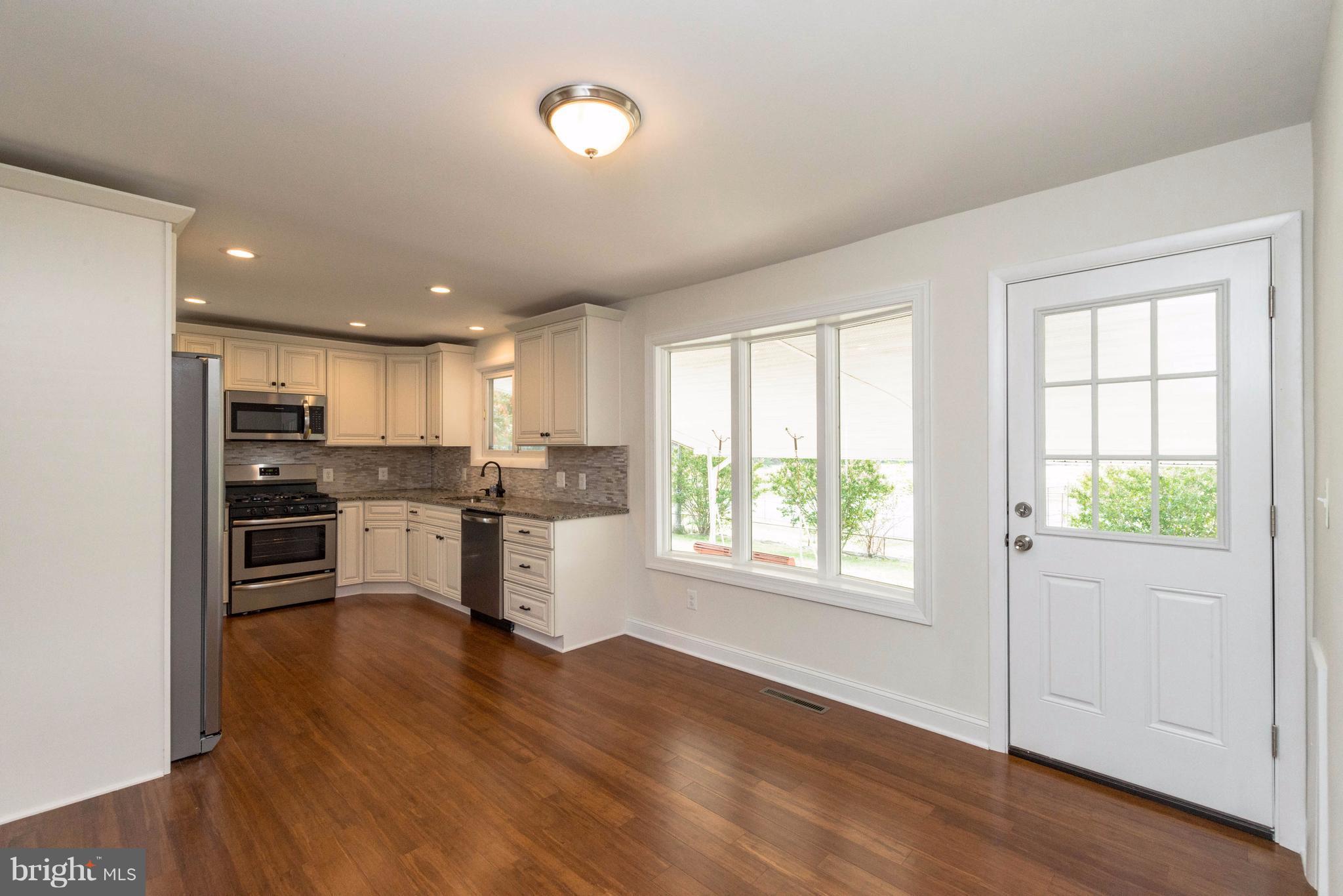 4721 Mawani Road Baltimore, MD 21206 - Photo 6 of 26 Dining Room