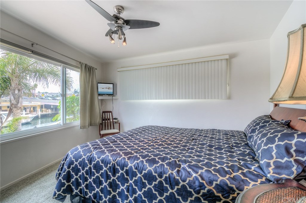 623 36th Street Newport Beach, CA 92663 - Photo 10 of 19