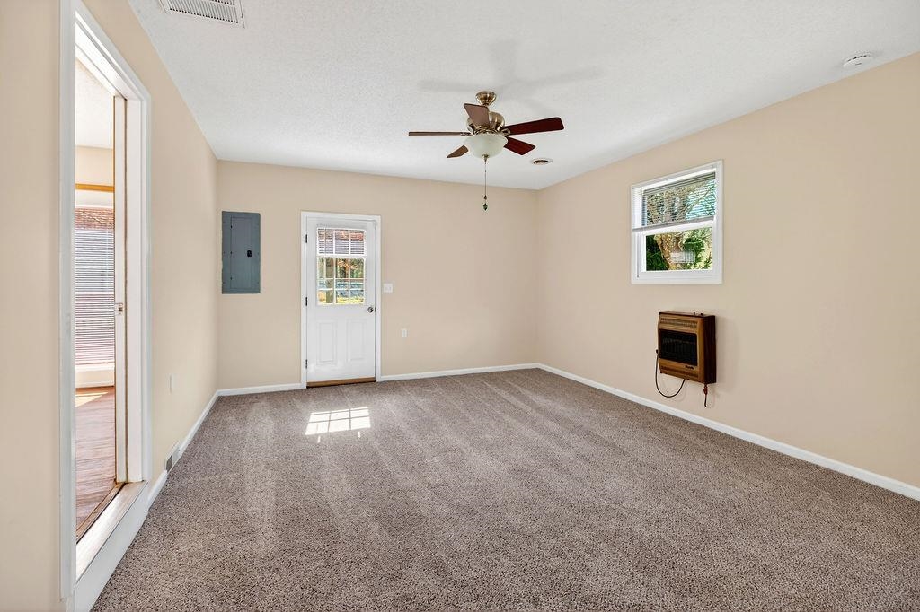 5014 Cold Springs Road Raphine, VA 24472 - Photo 29 of 47 Family Room