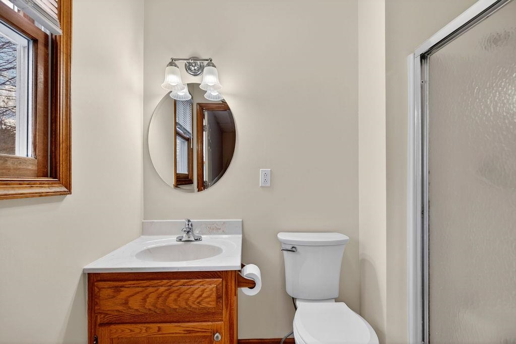 5014 Cold Springs Road Raphine, VA 24472 - Photo 36 of 47 Primary En-suite Bath