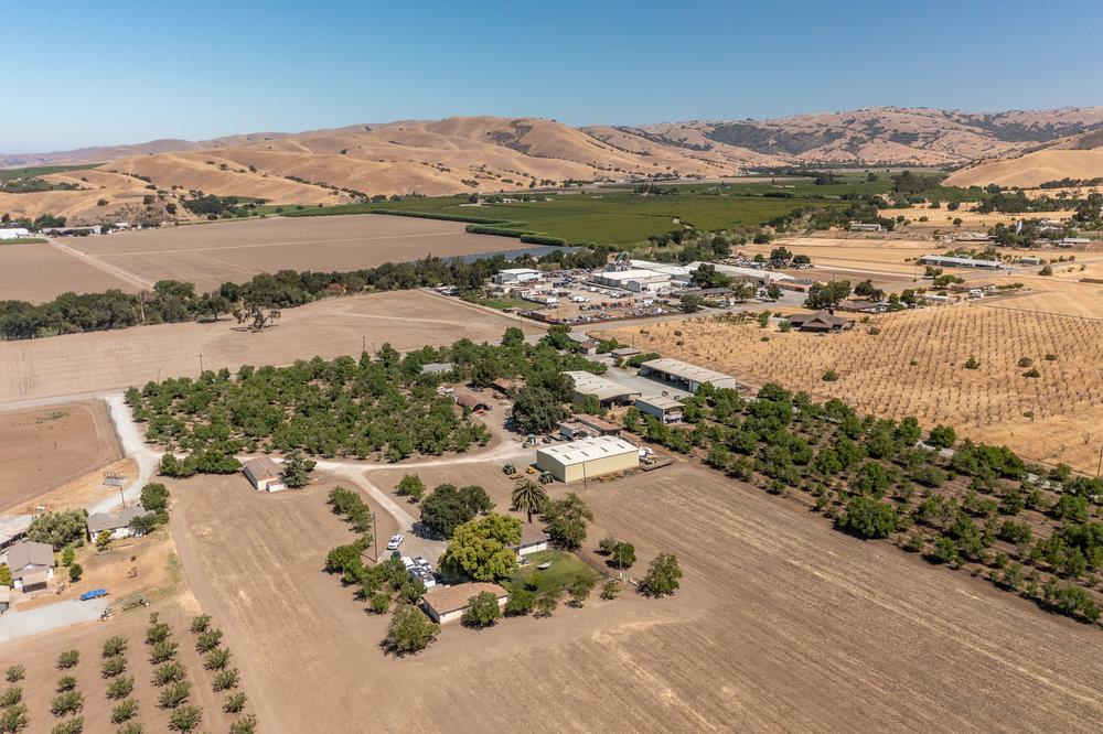 1177 Orchard Road Hollister, CA 95023 - Photo 75 of 79 a view of lake with mountain