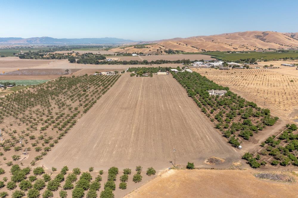 1177 Orchard Road Hollister, CA 95023 - Photo 77 of 79 a view of lake and mountain