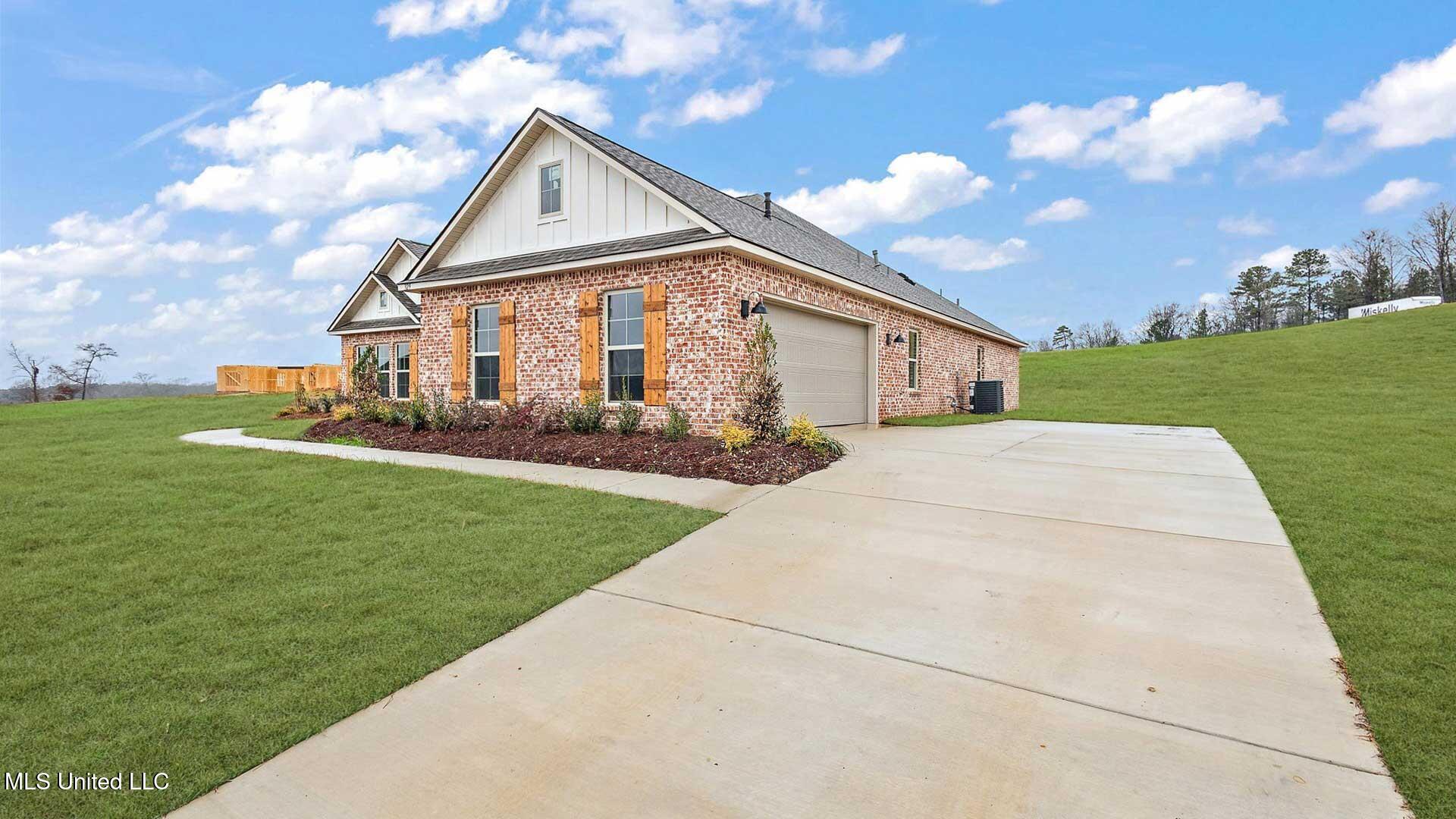 329 Cornerstone Crossing Brandon, MS 39042 - Photo 3 of 36 3-HTP_8617