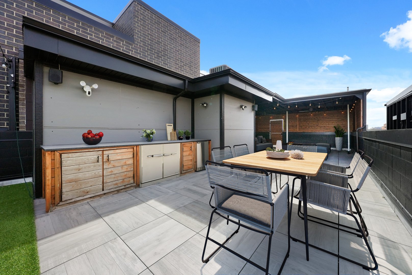 1605 West Ohio Street, Unit 2 Chicago, IL 60622 - Photo 4 of 38 a outdoor dining space with furniture and a potted plant
