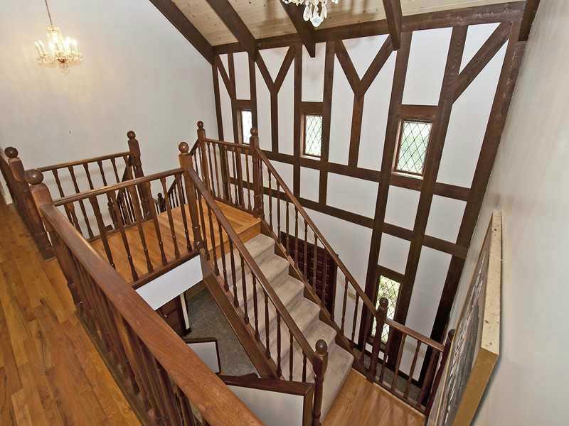 285 Darlington Road Beaver, PA 15009 - Photo 5 of 21 Entry/Foyer.