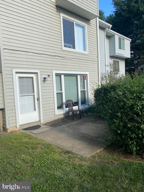 2201 Fendall Court, Unit 75 Crofton, MD 21114 - Photo 11 of 12 Back patio