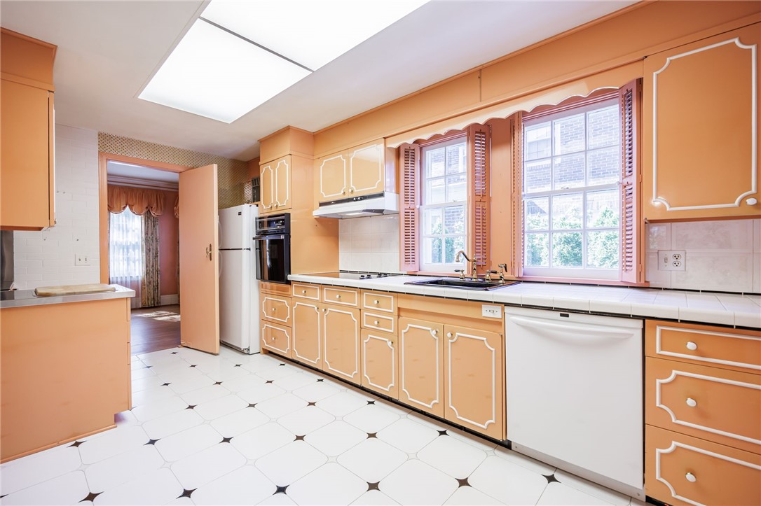 389 Yarmouth Road Rochester, NY 14610 - Photo 18 of 50