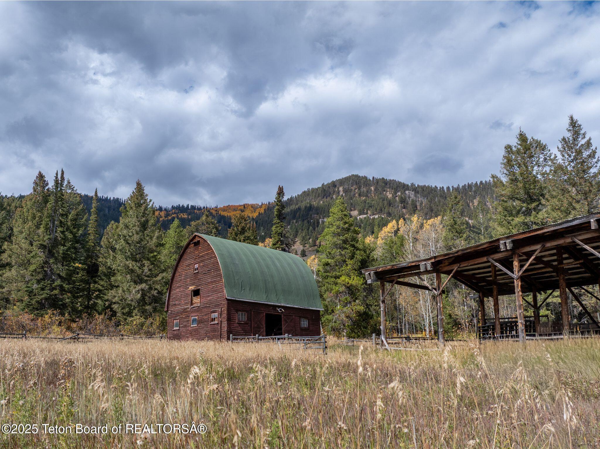 6255 Highway 22 Wilson, WY 83014 - Photo 28 of 36 6255 W Hwy 22-28