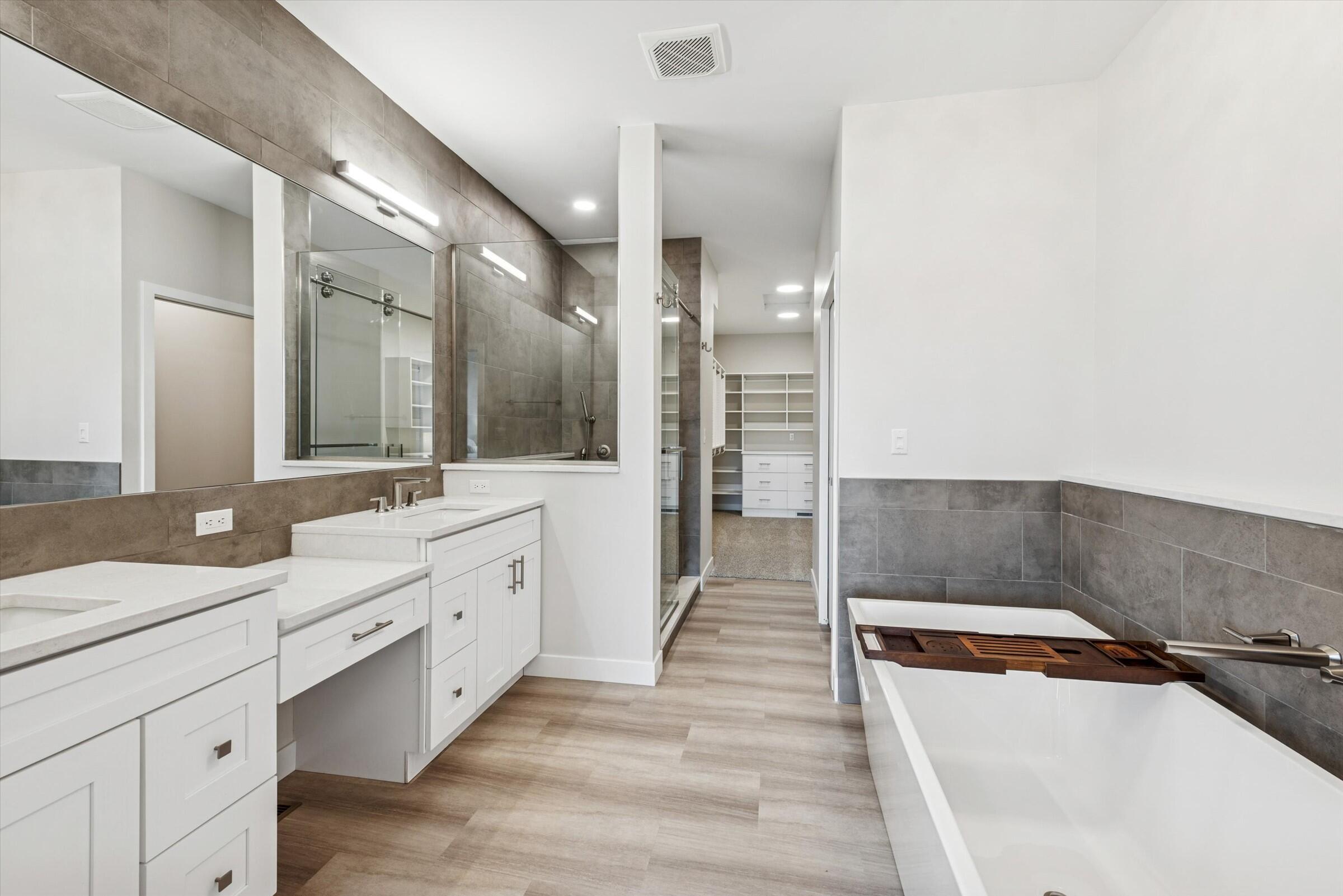 169 McClung Road, Unit 203 La Porte, IN 46350 - Photo 6 of 31 2400x1602