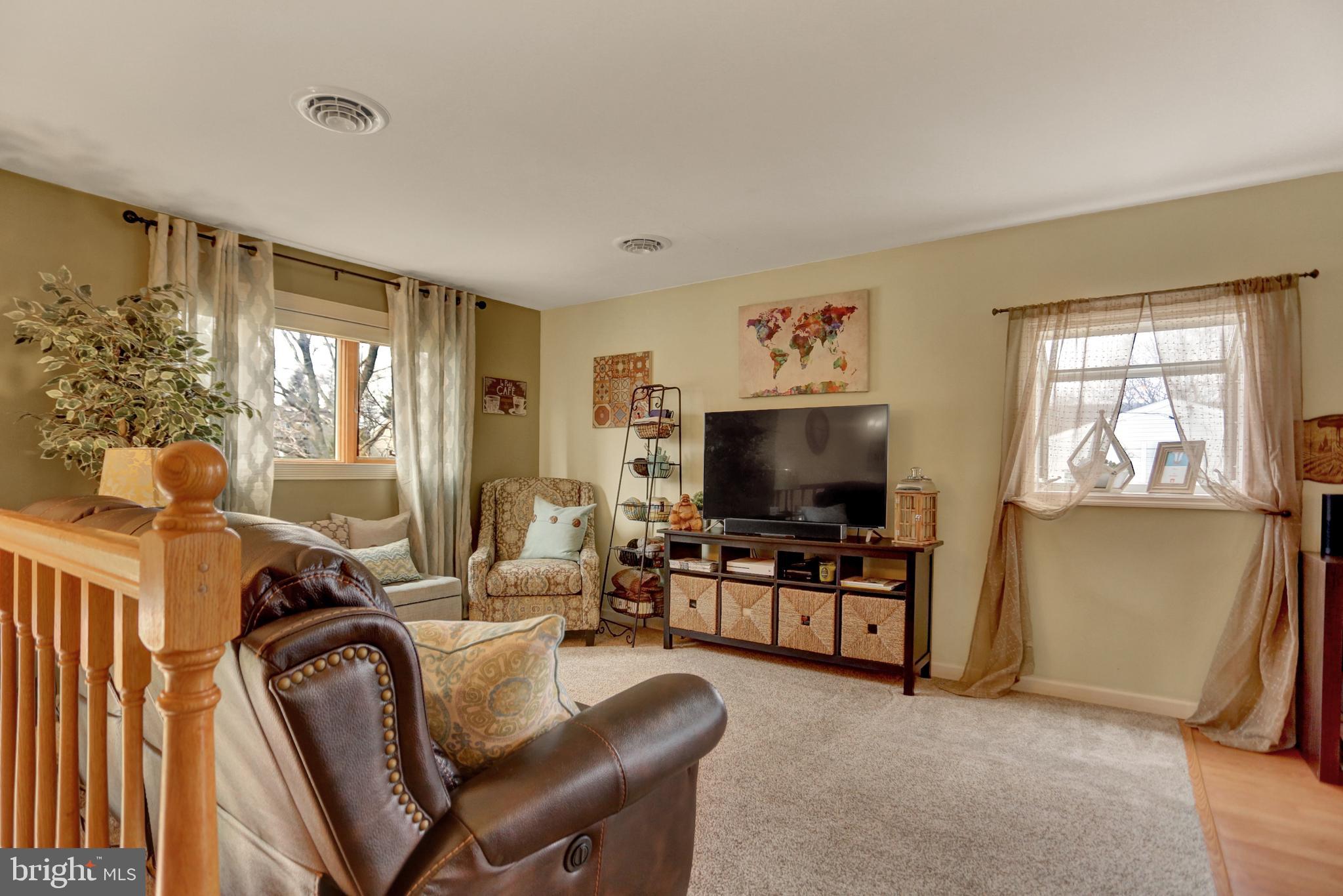 1323 Albany Road Harrisburg, PA 17112 - Photo 3 of 25 Gallery Image 3