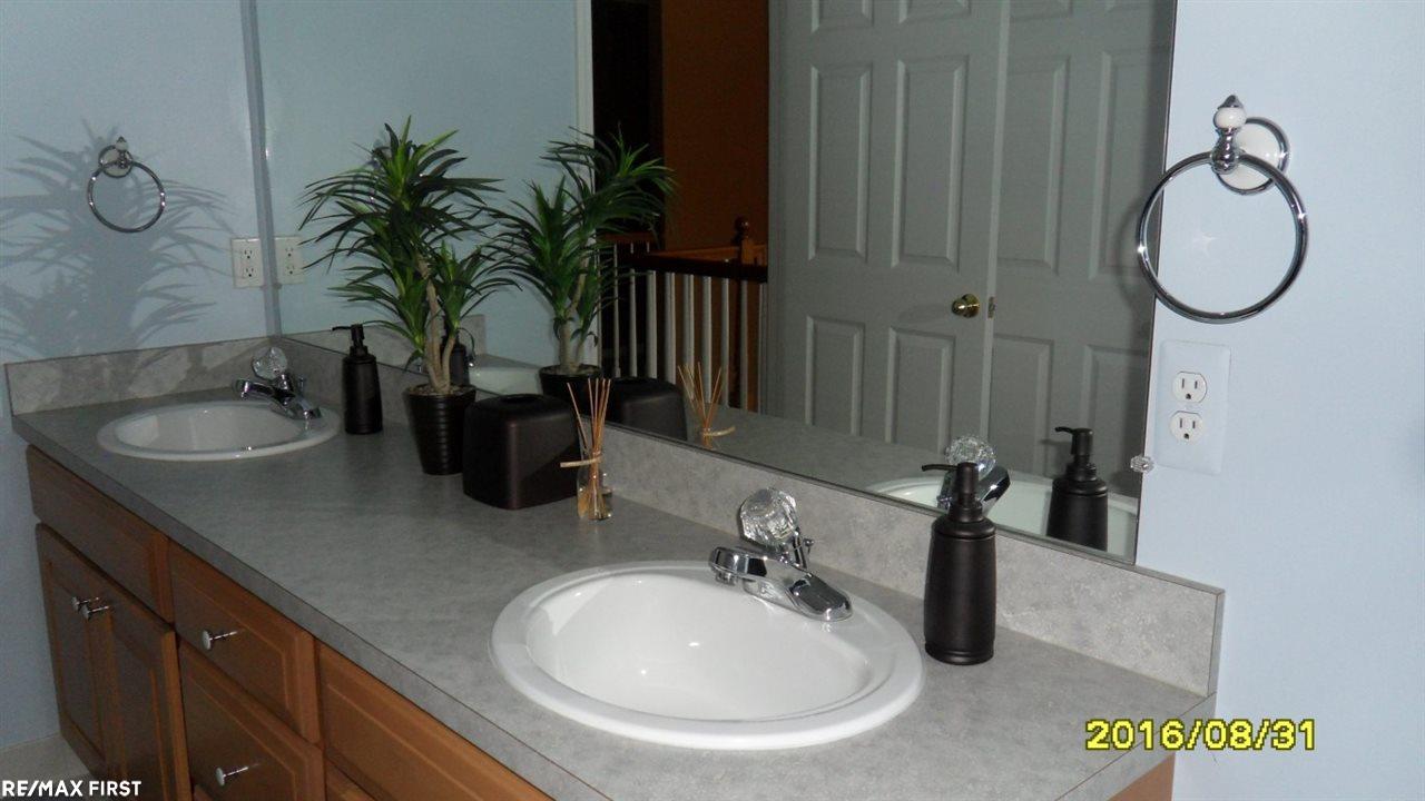2531 Empire Court Rochester, MI 48309 - Photo 22 of 39 31306214-23.JPG
