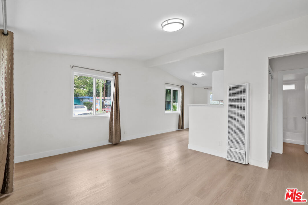 609 West E Street Wilmington, CA 90744 - Photo 6 of 20