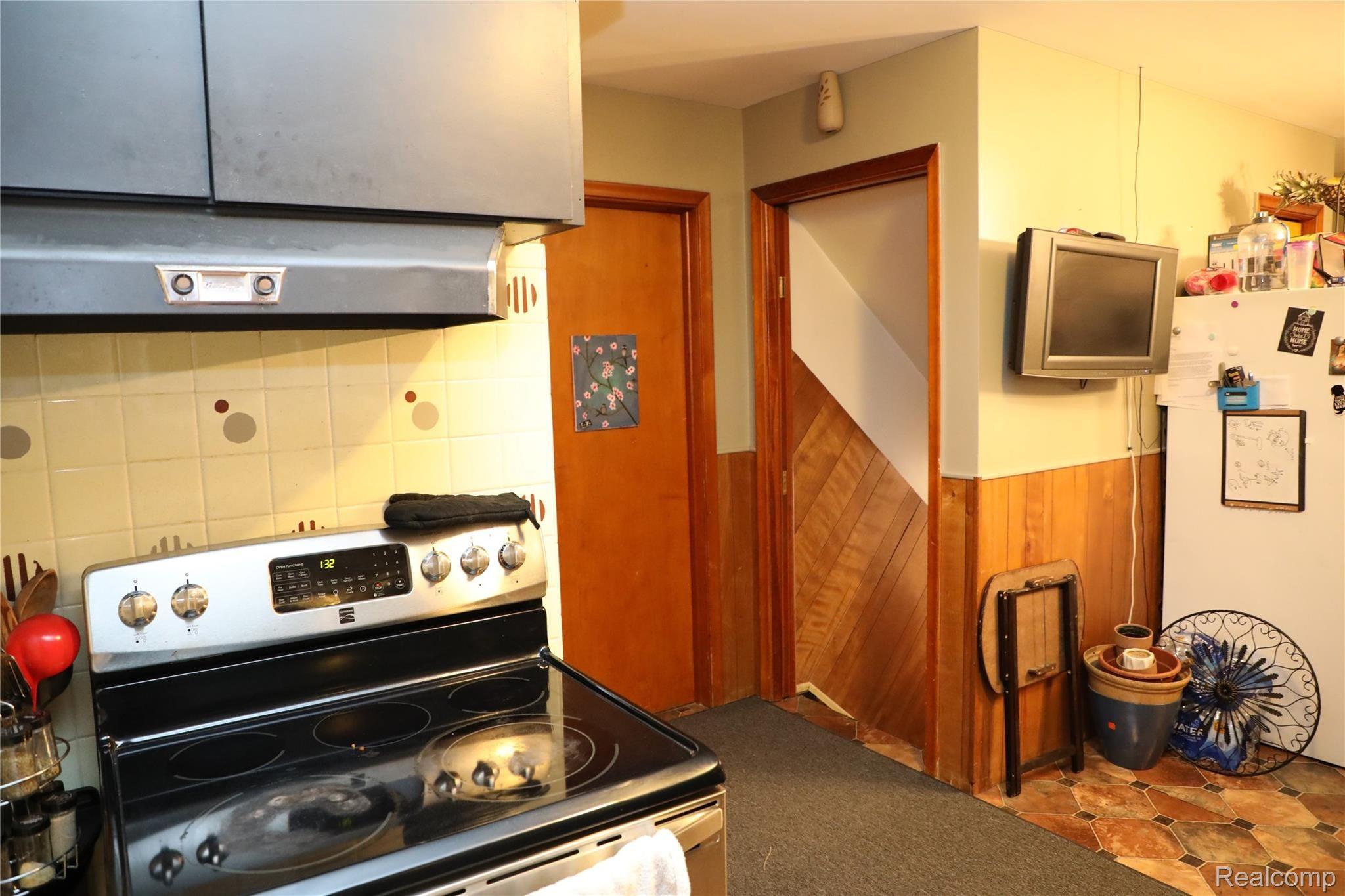 8085 Busch Street Center Line, MI 48015 - Photo 25 of 38 6K1A4012.JPG